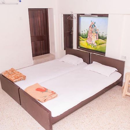 New Metro Guest House Kolkata Bagian luar foto
