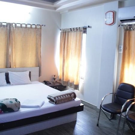 New Metro Guest House Kolkata Bagian luar foto