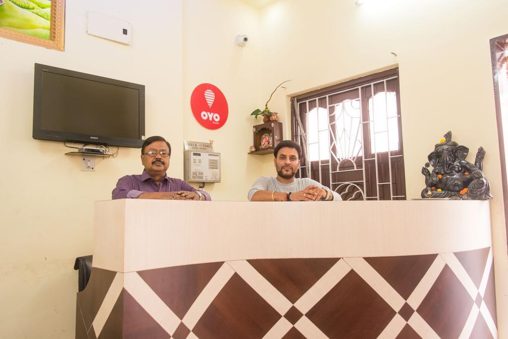 New Metro Guest House Kolkata Bagian luar foto